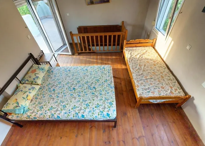 Private House, Peaceful Stylish Retreat Near Beach, Up To 5 Guests * إياليسوس