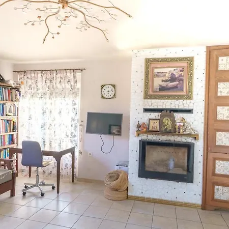Private House, Peaceful Stylish Retreat Near Beach, Up To 5 Guests Дом отдыха Ялиссос