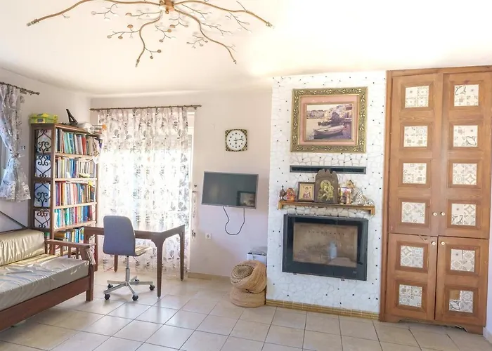 Private House, Peaceful Stylish Retreat Near Beach, Up To 5 Guests Дом отдыха Ялиссос