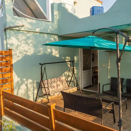 Private House, Peaceful Stylish Retreat Near Beach, Up To 5 Guests Σπίτι διακοπών *