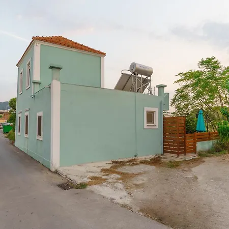 Private House, Peaceful Stylish Retreat Near Beach, Up To 5 Guests Σπίτι διακοπών *